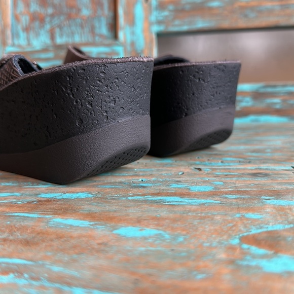 Fantasy Felisa Wedge Comfort Sandal in Black with Toe Strap Size 38 - Picture 10 of 11